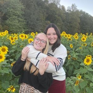 Meet your Posher, Laurel